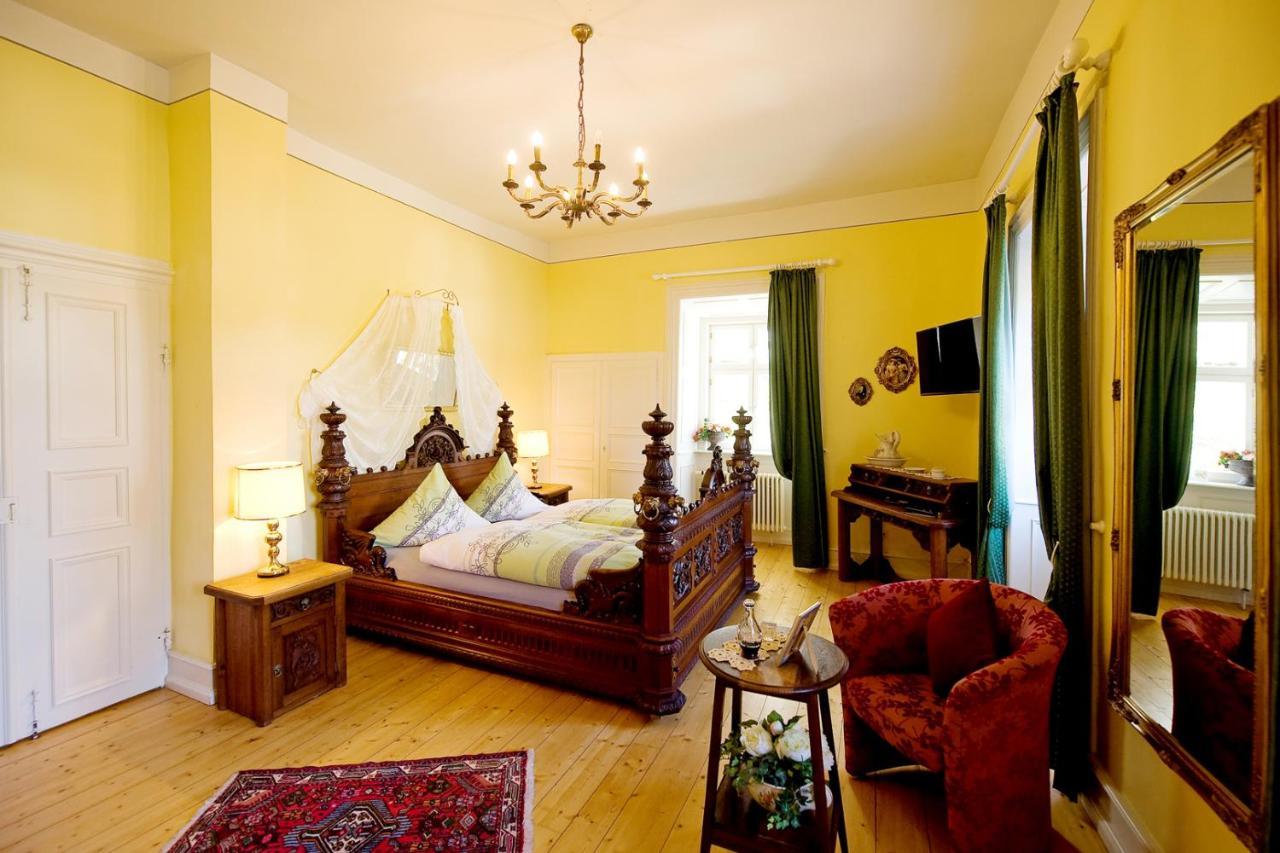 Schlosshotelgedern المظهر الخارجي الصورة