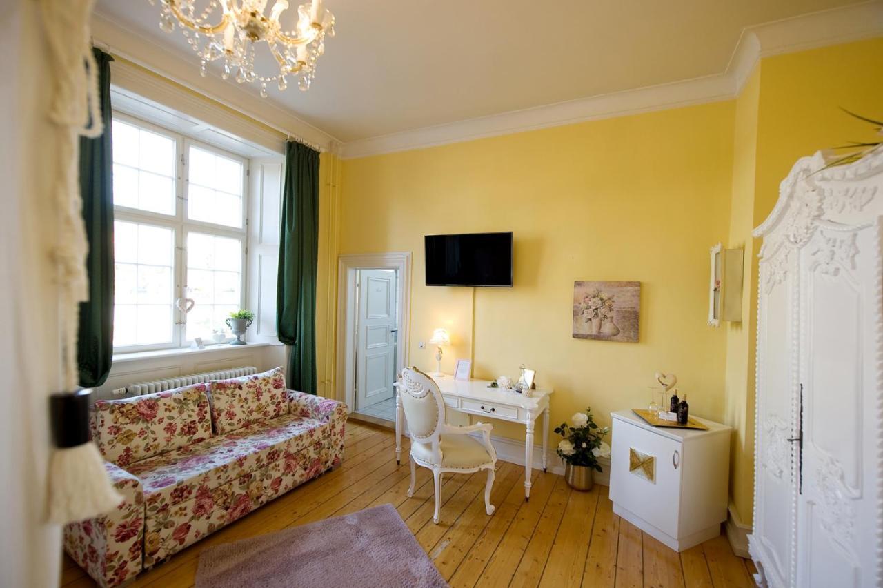 Schlosshotelgedern المظهر الخارجي الصورة